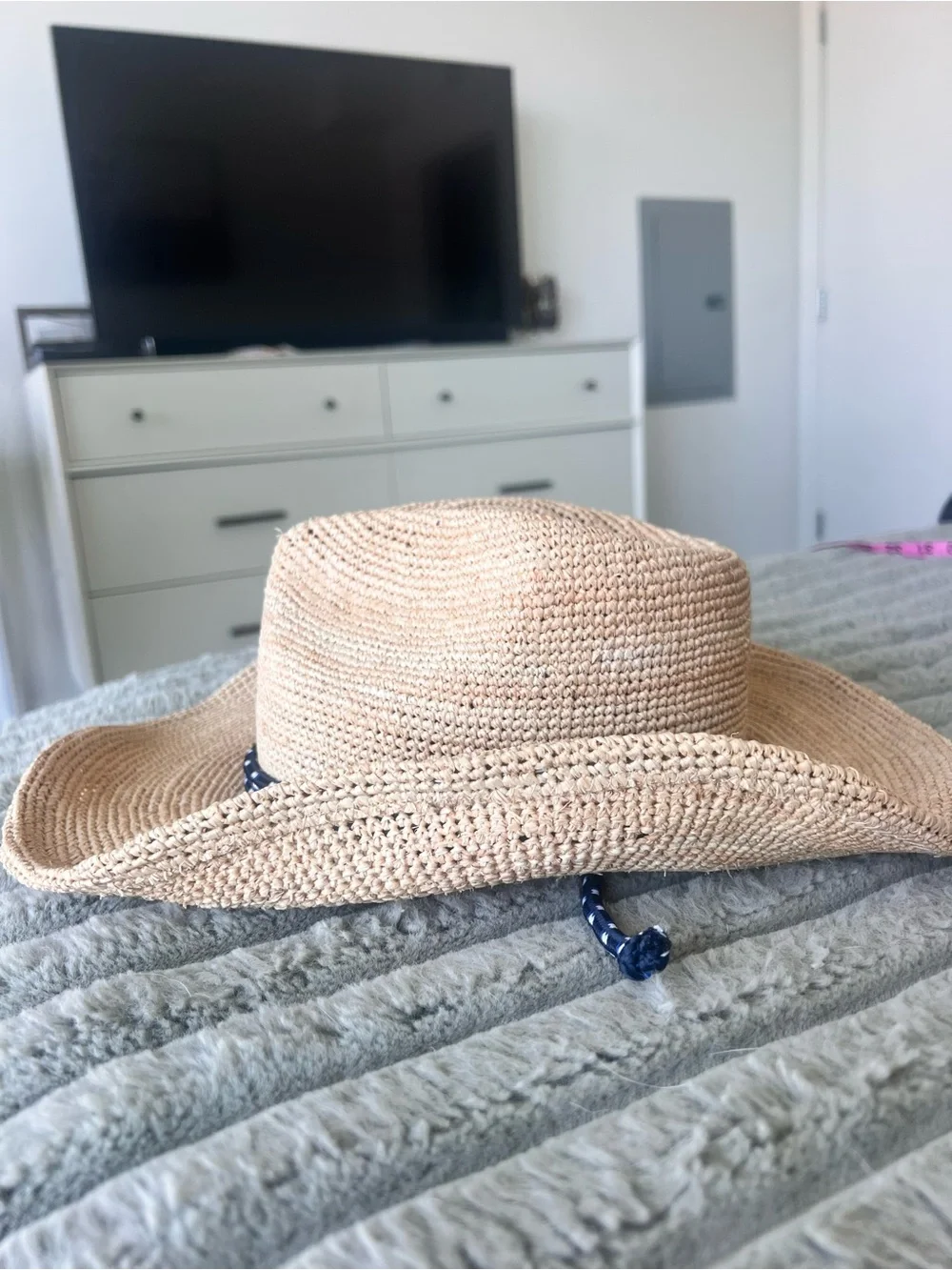 Aritzia Lasso Raffia Strap Cowboy Hat Sandy Beige/Admiral Size XS